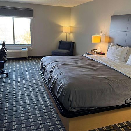 Americinn By Wyndham Columbus Wisconsin ภายนอก รูปภาพ