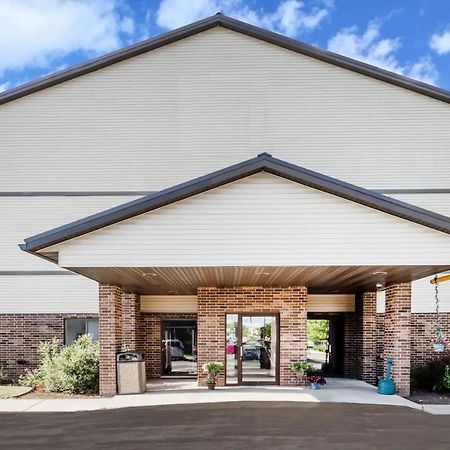Americinn By Wyndham Columbus Wisconsin ภายนอก รูปภาพ
