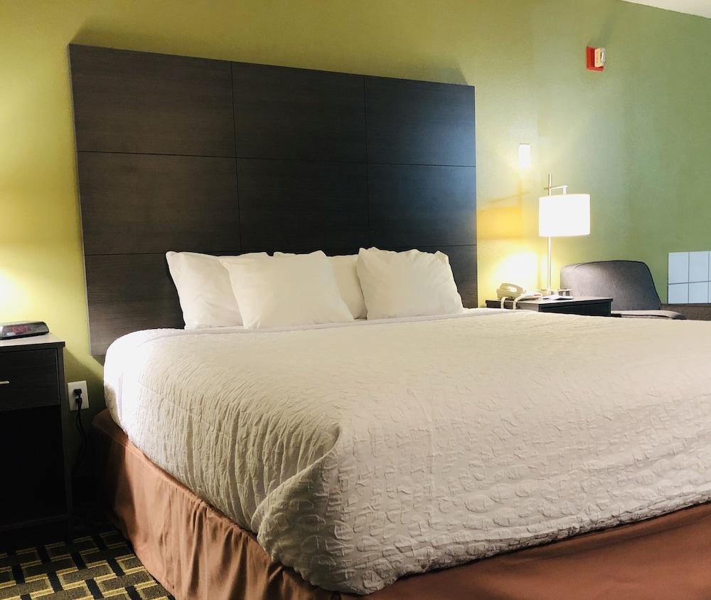 Americinn By Wyndham Columbus Wisconsin ภายนอก รูปภาพ