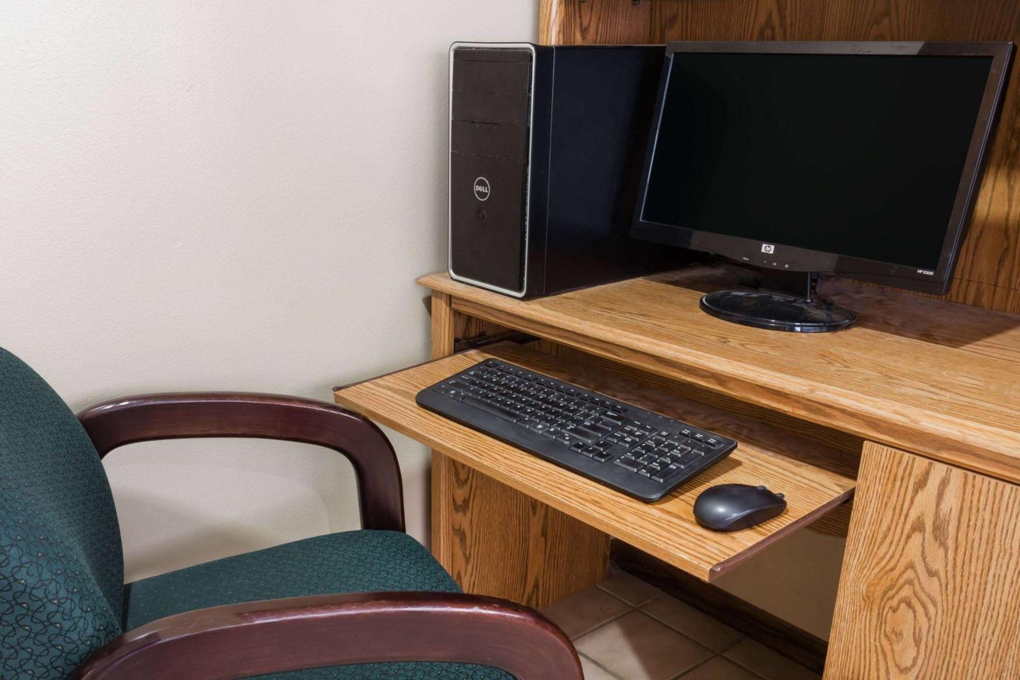 Americinn By Wyndham Columbus Wisconsin ภายนอก รูปภาพ