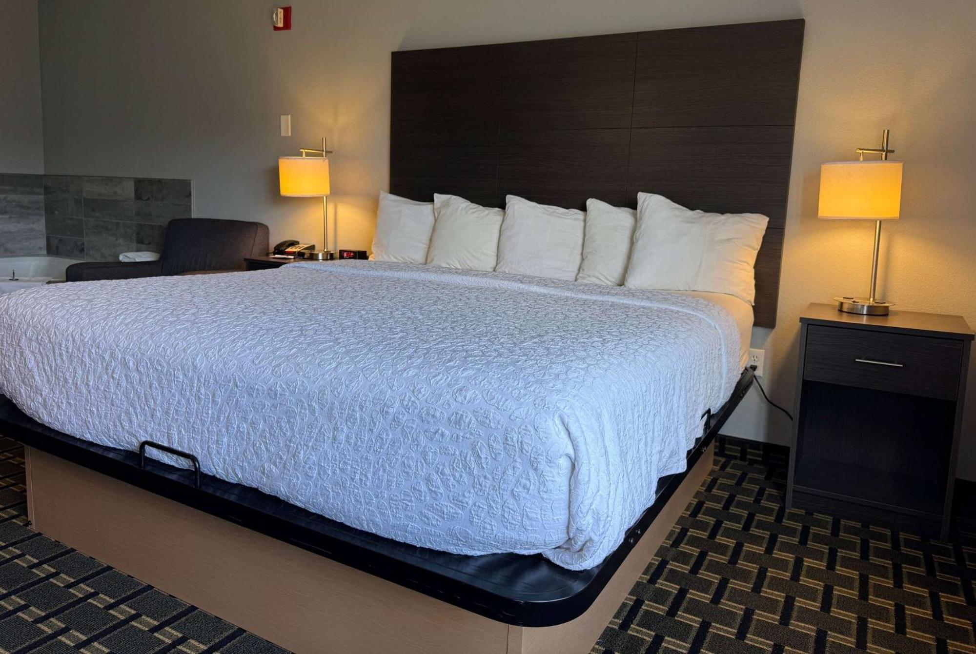 Americinn By Wyndham Columbus Wisconsin ภายนอก รูปภาพ