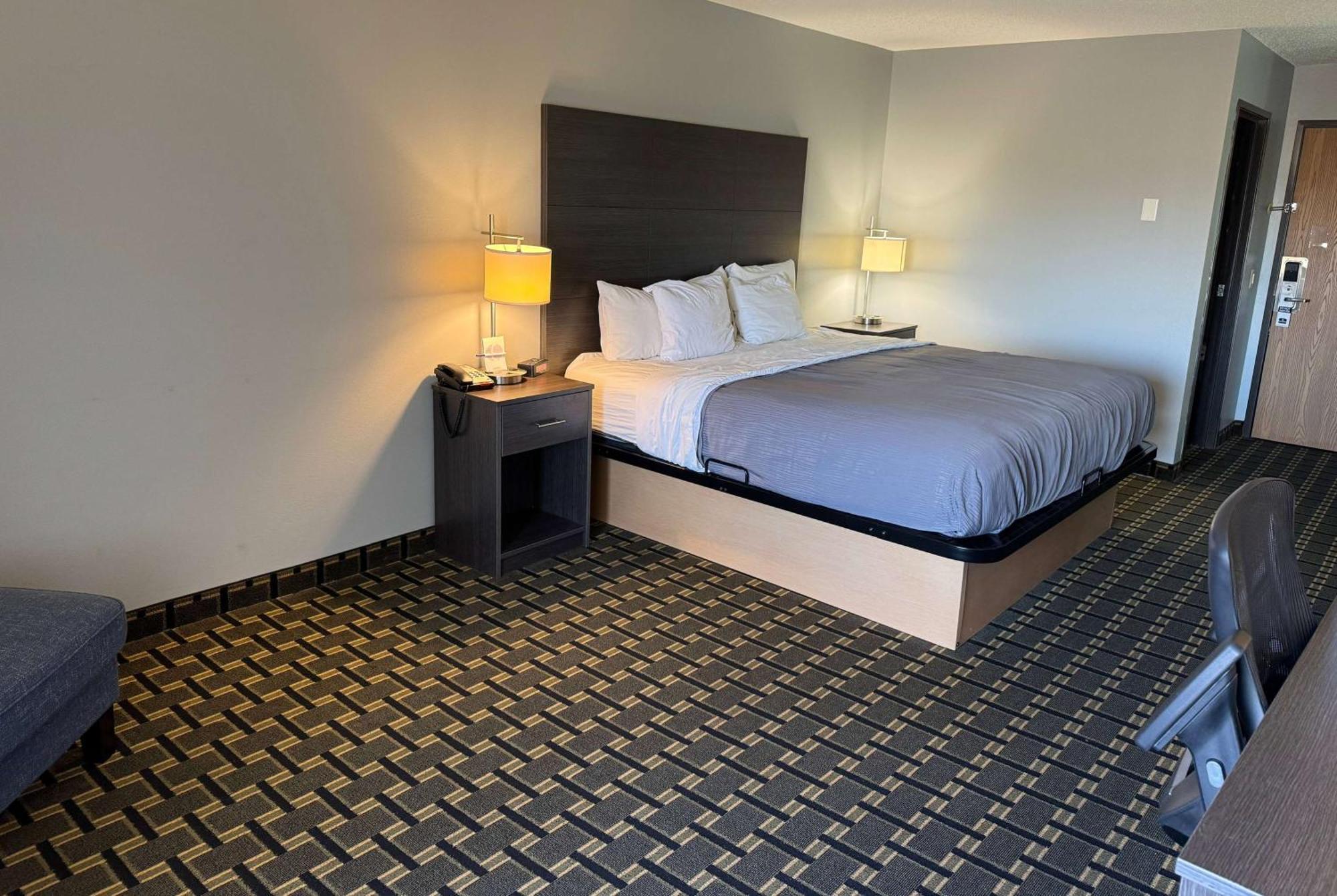 Americinn By Wyndham Columbus Wisconsin ภายนอก รูปภาพ