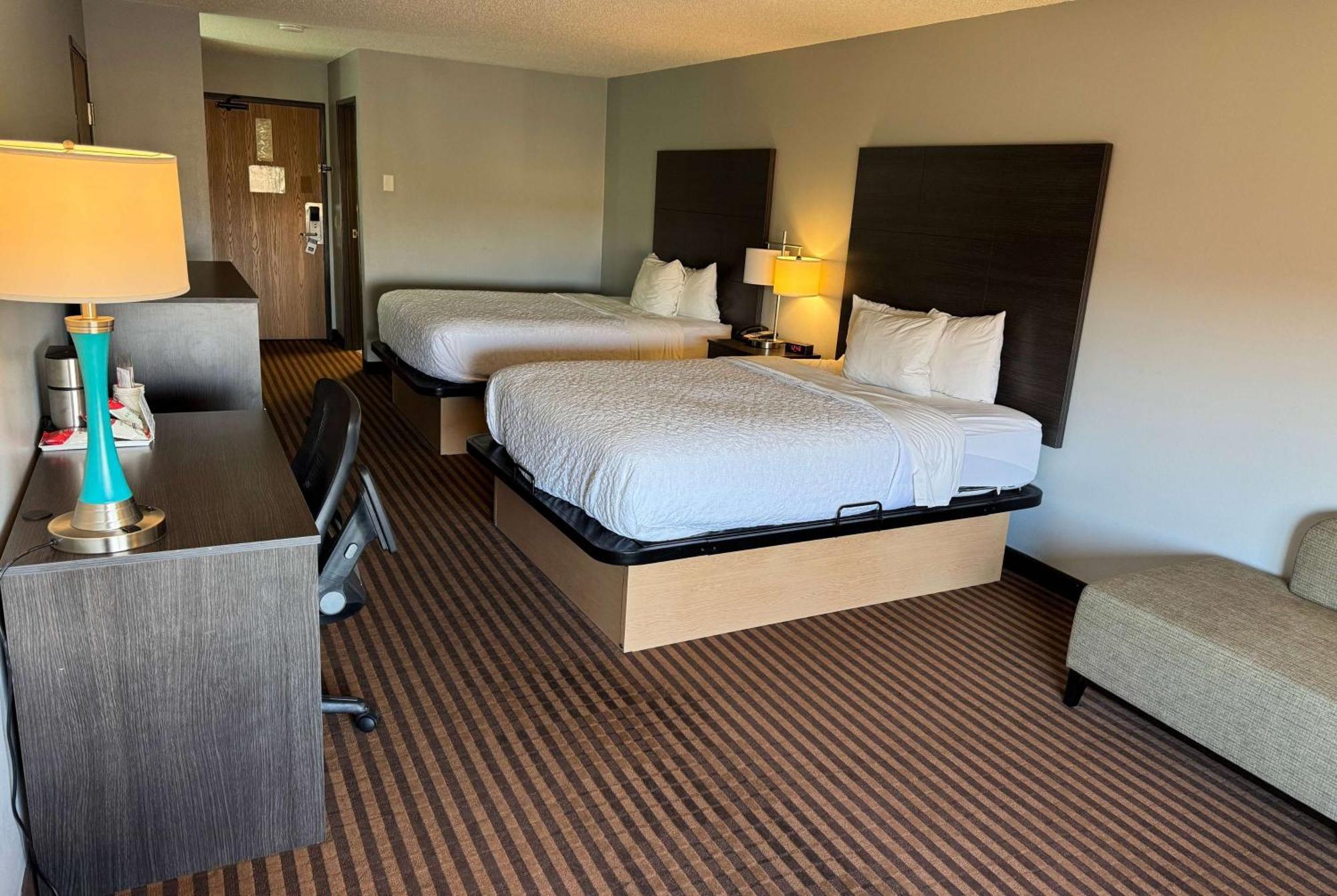 Americinn By Wyndham Columbus Wisconsin ภายนอก รูปภาพ