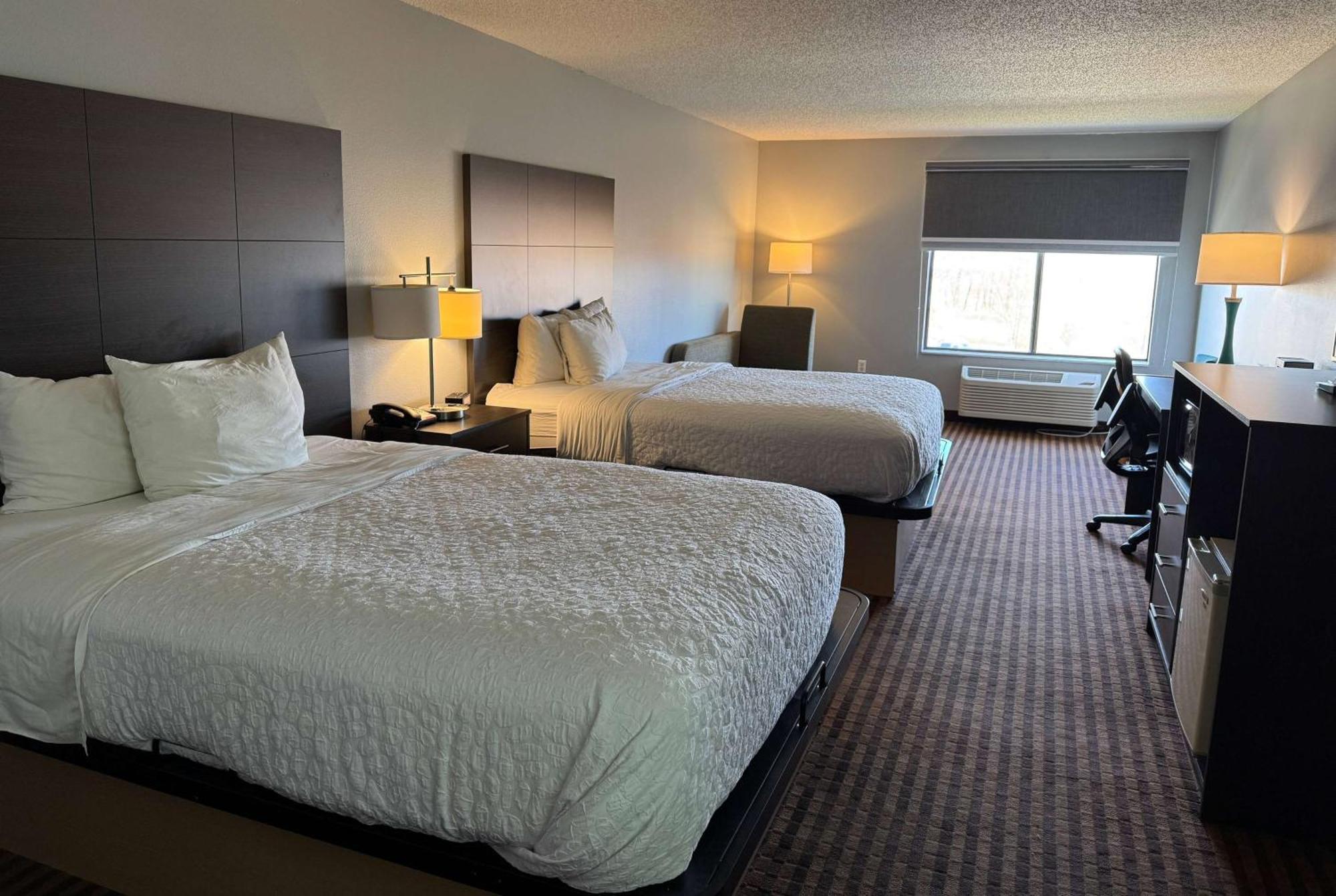 Americinn By Wyndham Columbus Wisconsin ภายนอก รูปภาพ