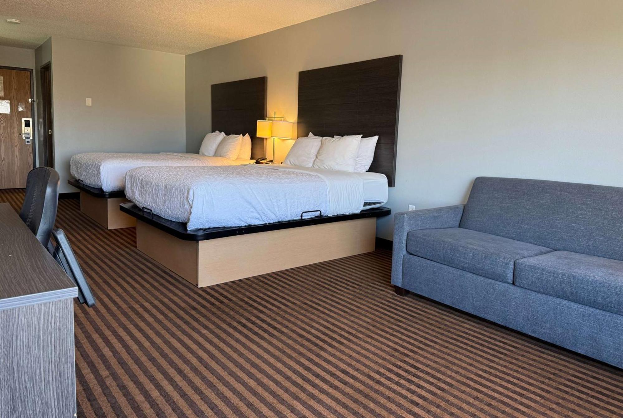 Americinn By Wyndham Columbus Wisconsin ภายนอก รูปภาพ
