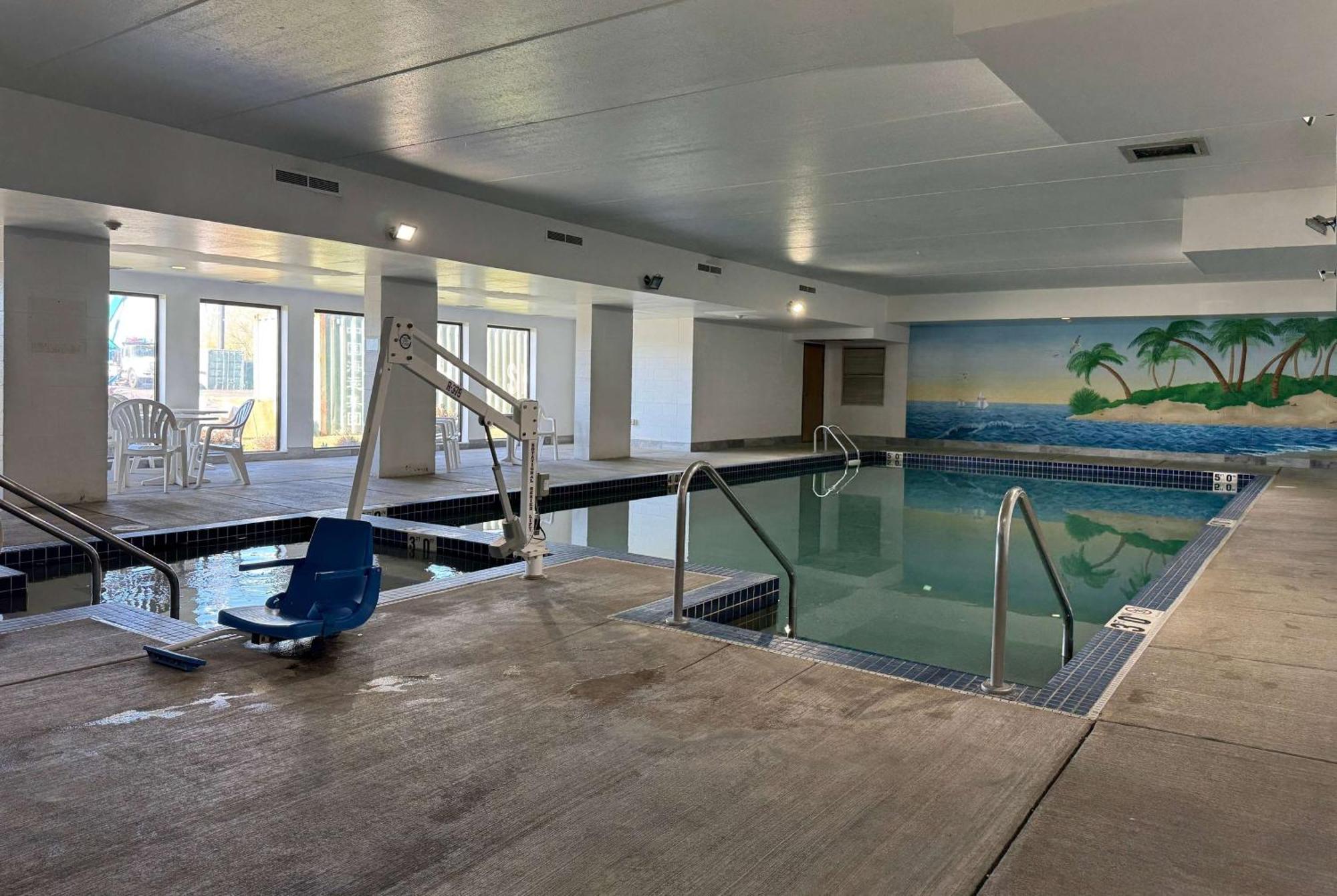 Americinn By Wyndham Columbus Wisconsin ภายนอก รูปภาพ