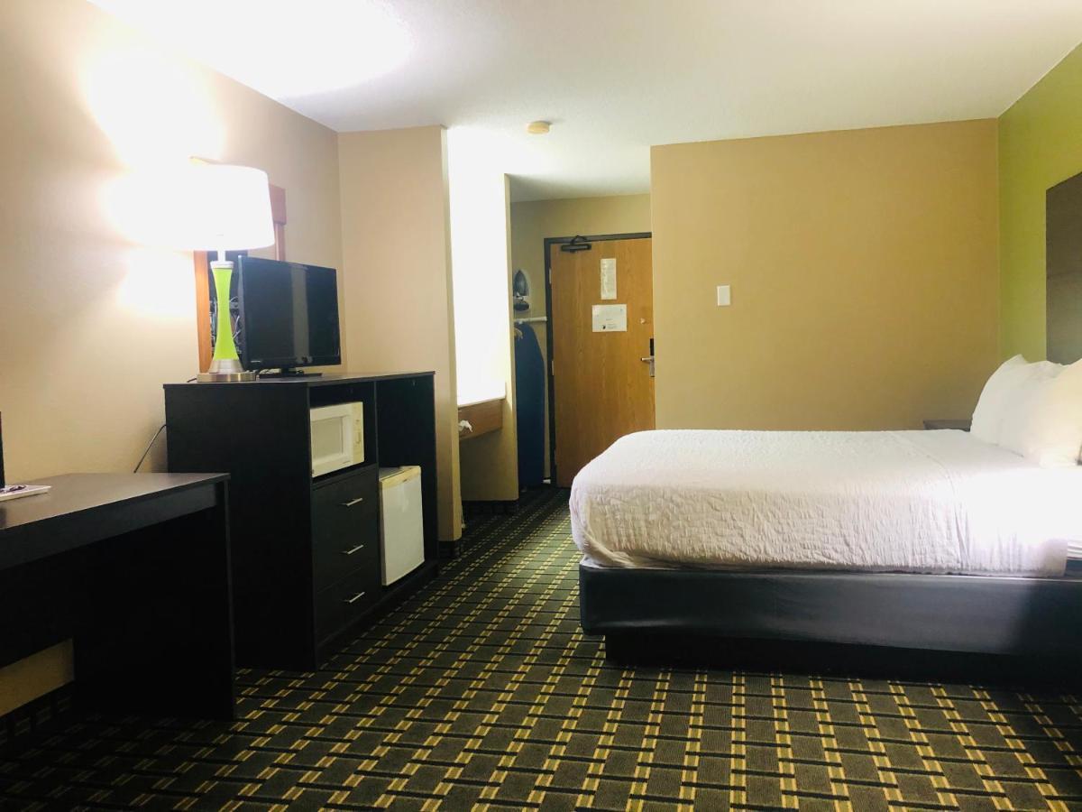 Americinn By Wyndham Columbus Wisconsin ภายนอก รูปภาพ