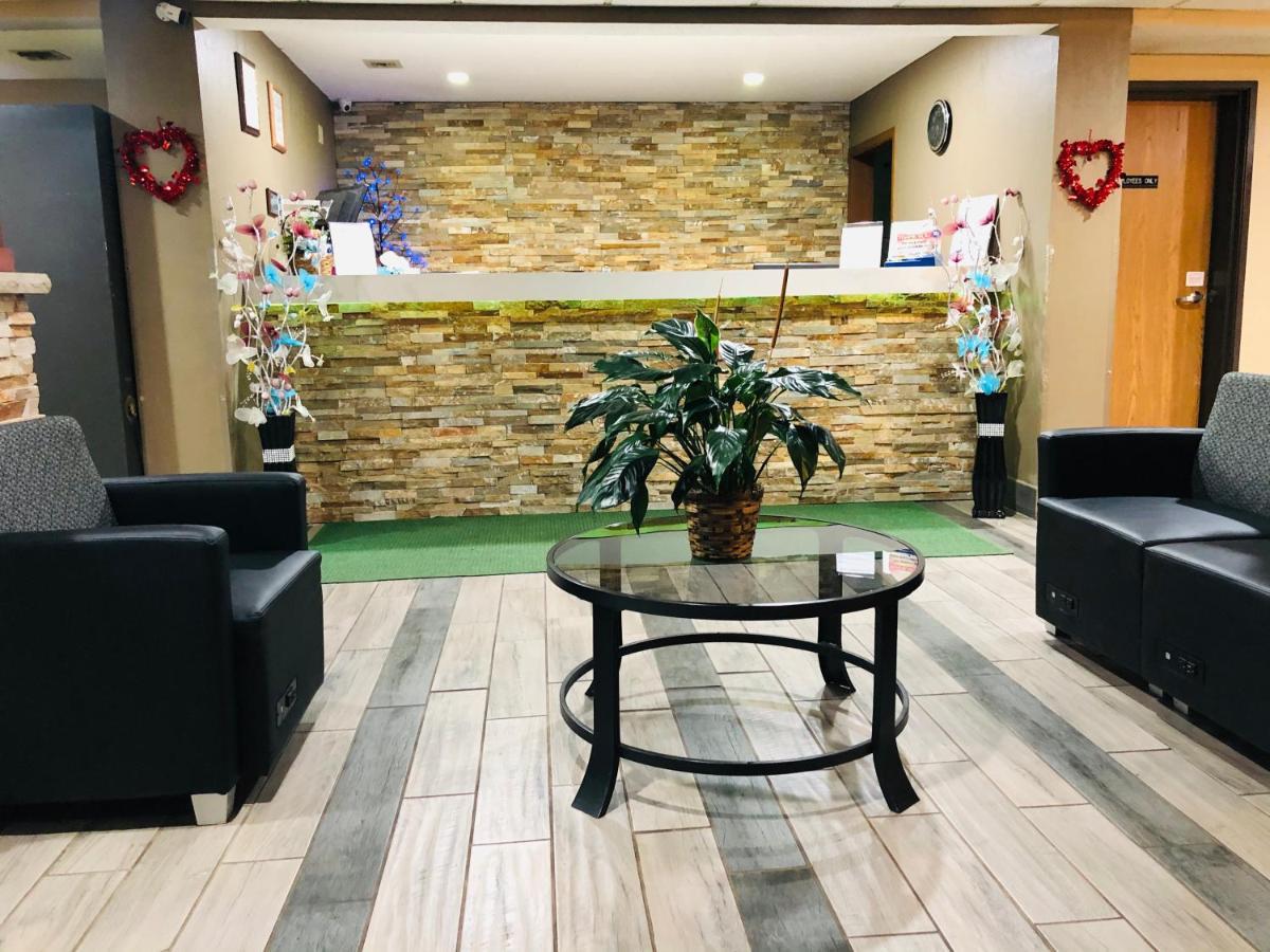 Americinn By Wyndham Columbus Wisconsin ภายนอก รูปภาพ